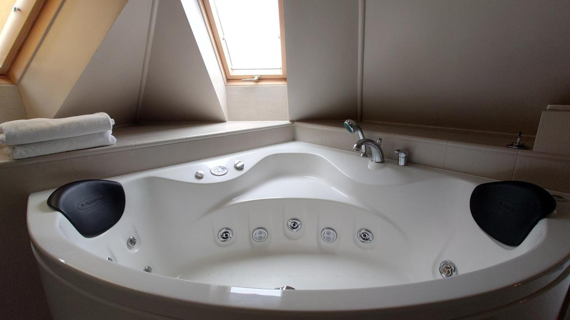 Guesthouse Cetri Veji Turkalne 외부 사진