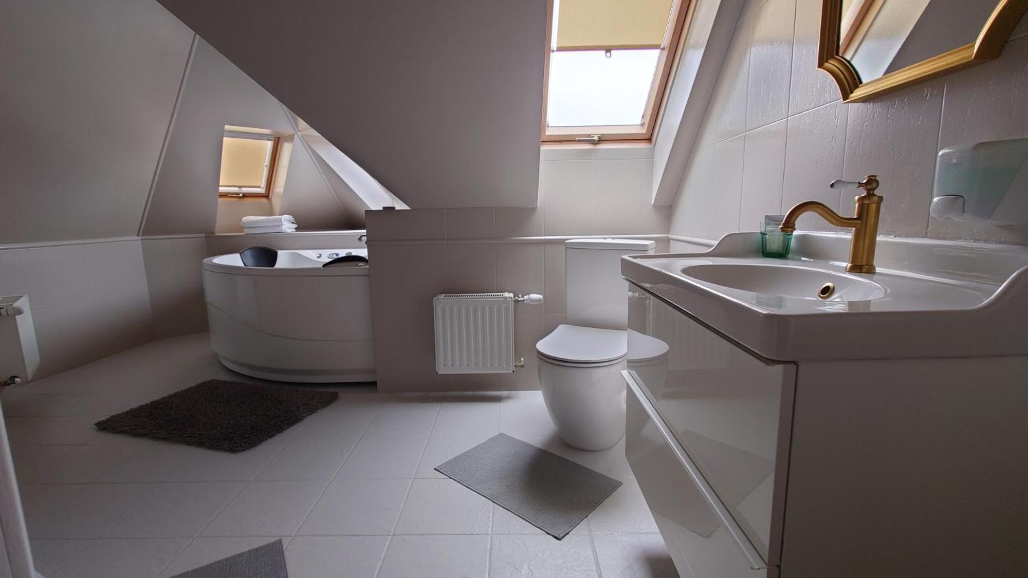 Guesthouse Cetri Veji Turkalne 외부 사진